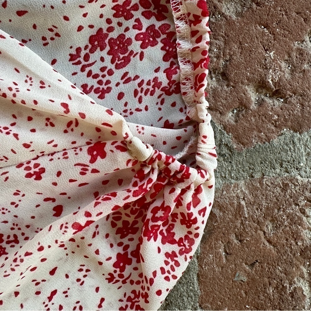 Princess Polly Cream & Red Floral Sheer V-Neck Wide Smocked Waist Mini Dress 8 - Picture 5 of 16